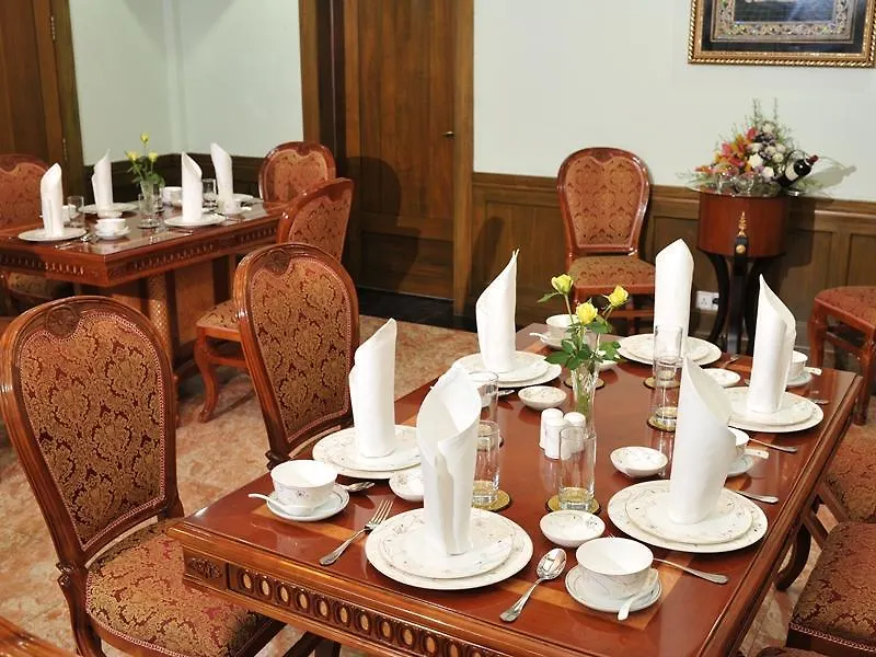 Palm Spring Resort Yangon 4*,