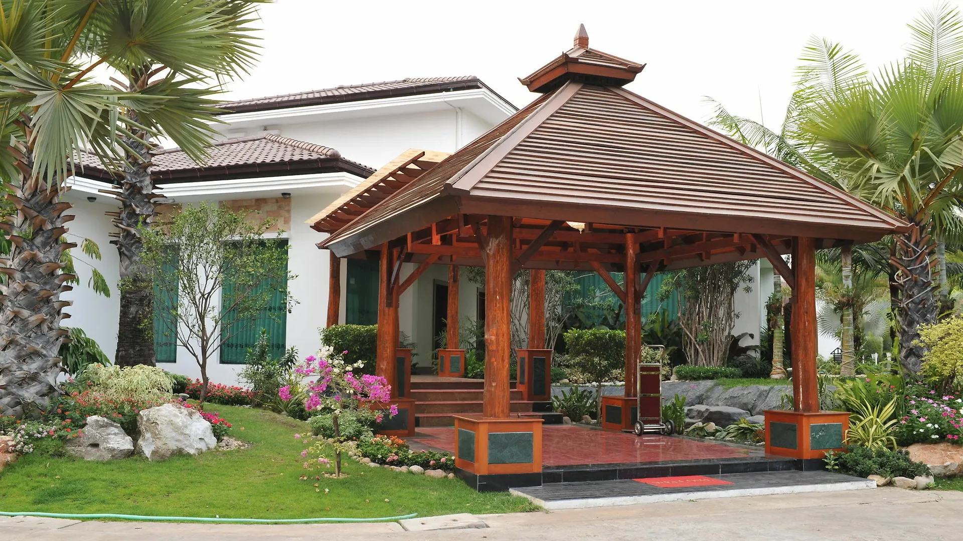 Palm Spring Resort Yangon