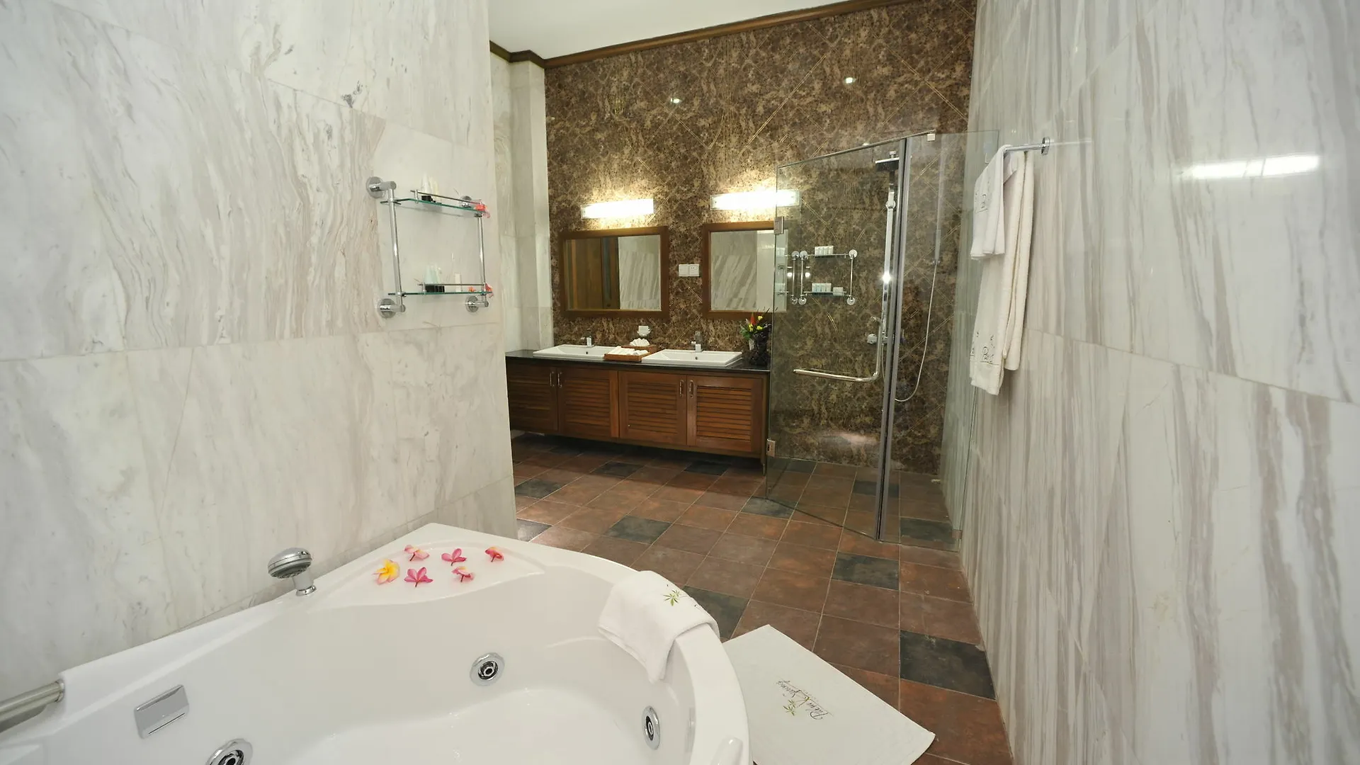 Palm Spring Resort Yangon